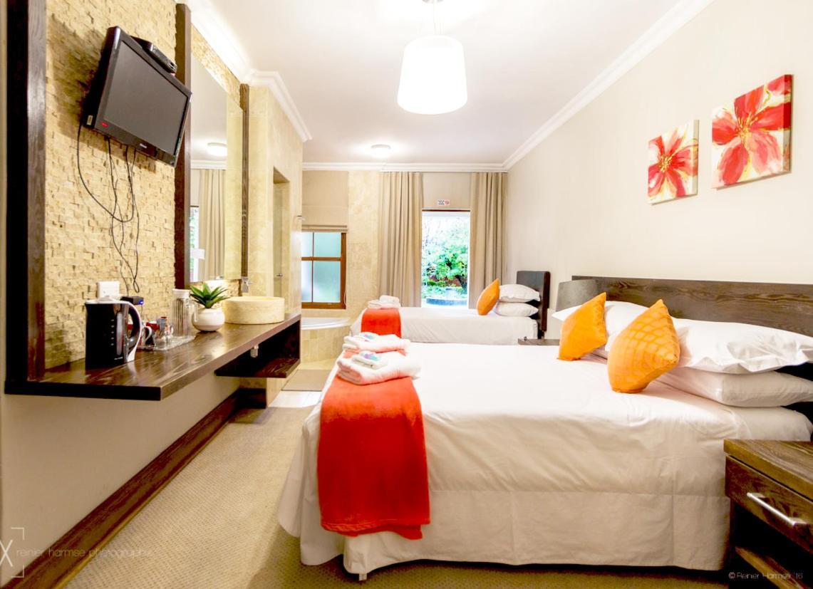 Or Tambo Guest House Κέμπτον Παρκ Εξωτερικό φωτογραφία