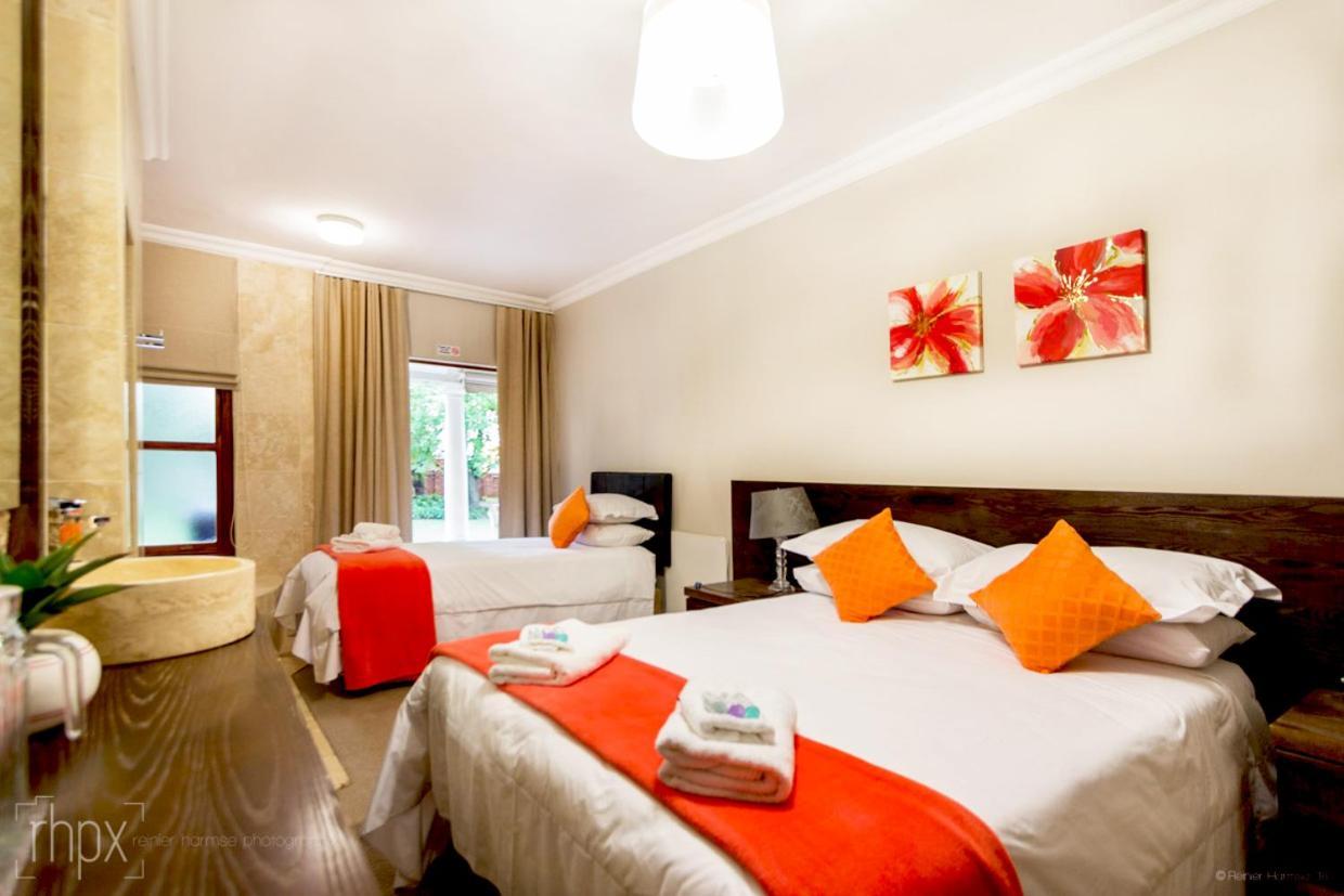 Or Tambo Guest House Κέμπτον Παρκ Εξωτερικό φωτογραφία