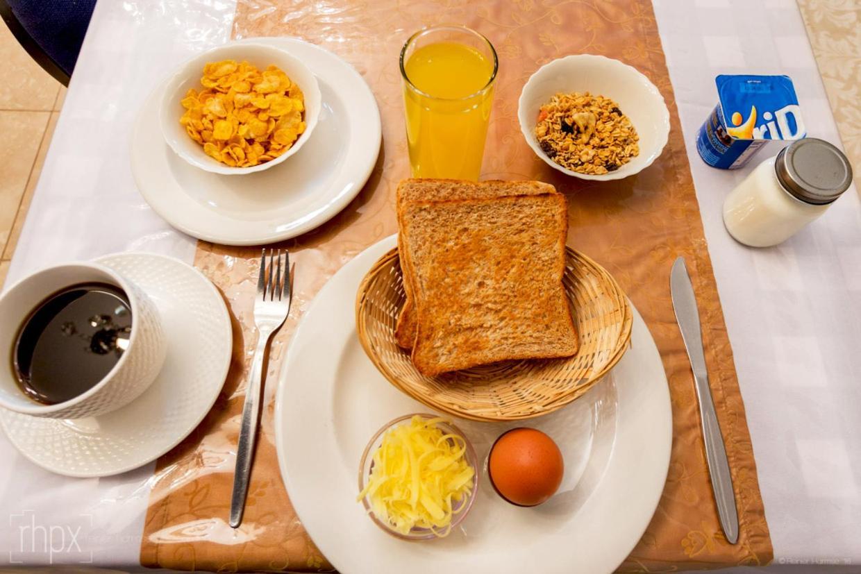 Or Tambo Guest House Κέμπτον Παρκ Εξωτερικό φωτογραφία