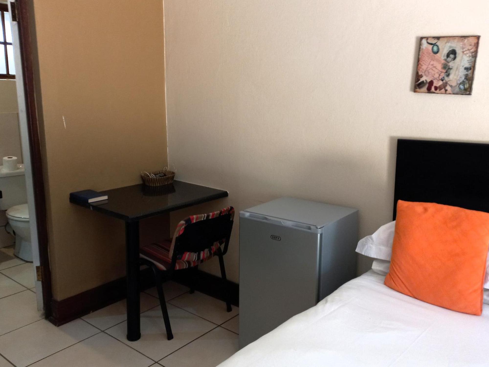 Or Tambo Guest House Κέμπτον Παρκ Εξωτερικό φωτογραφία