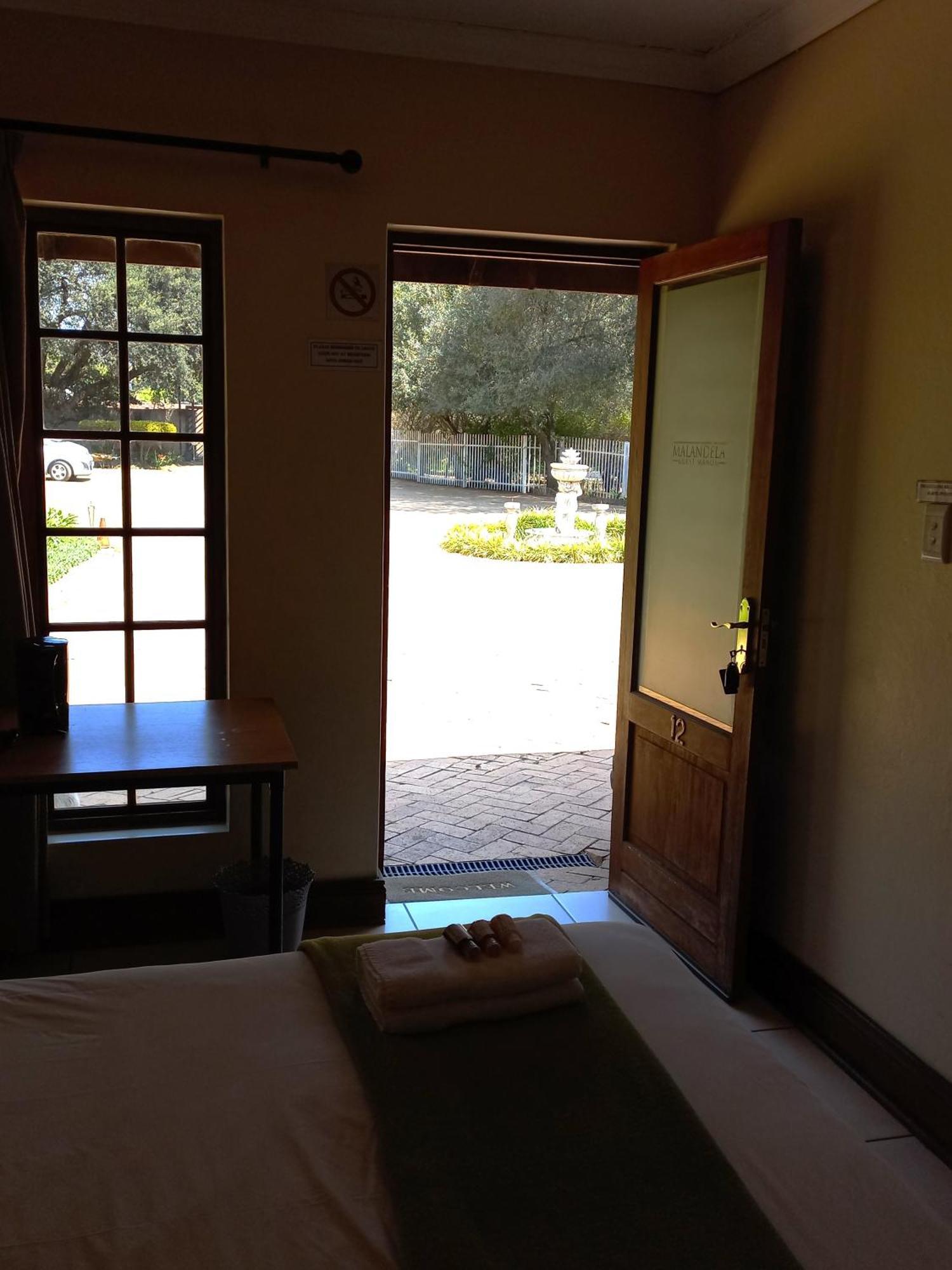 Or Tambo Guest House Κέμπτον Παρκ Εξωτερικό φωτογραφία