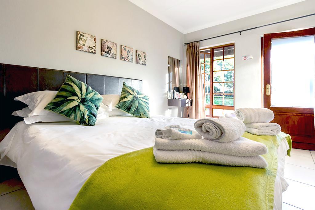 Or Tambo Guest House Κέμπτον Παρκ Εξωτερικό φωτογραφία